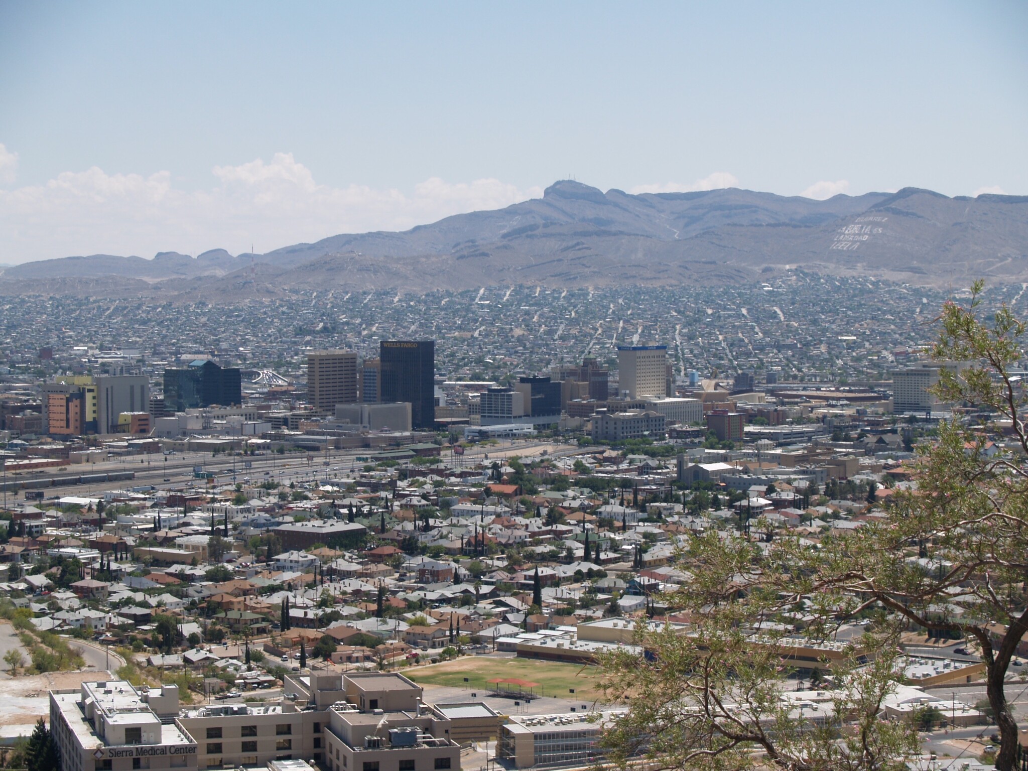 Central El Paso And Ciudad Juarez View From Scenic Drive - Digie